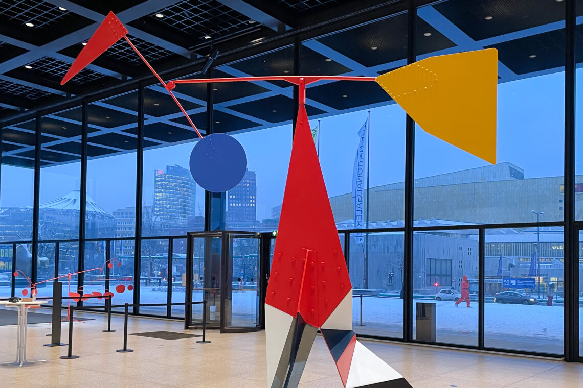 Alexander Calder: Minimal / Maximal