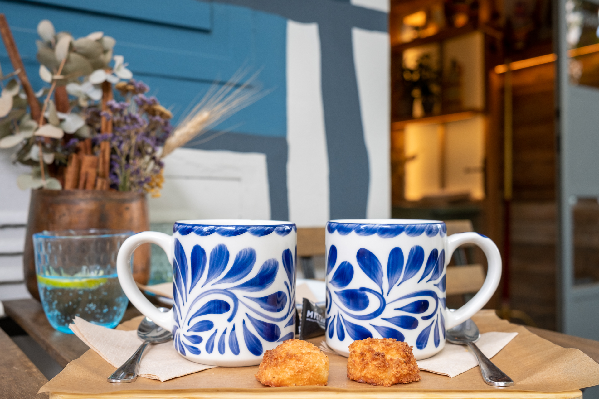 Mistral Coffee at Mestís, Santa Catalina Estilo Palma