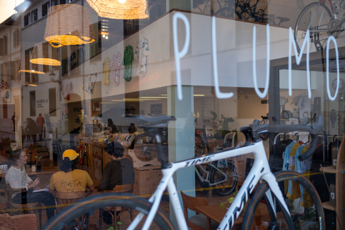 Coffee and Bicycle: Café con Nilton and Theo at Plumo